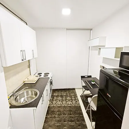 Departure Apartman *